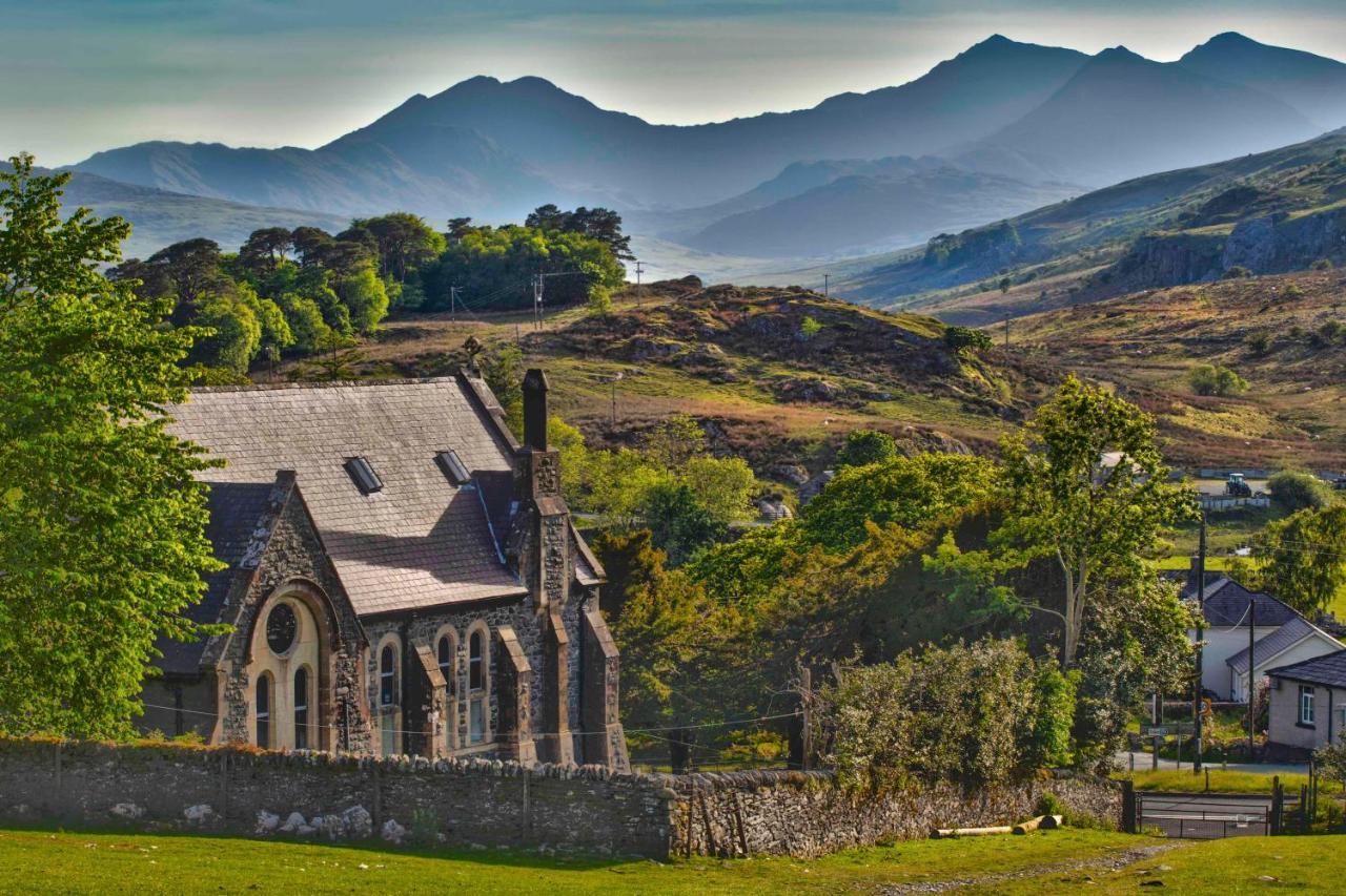Mountain Church คาเปล-คูริก ภายนอก รูปภาพ
